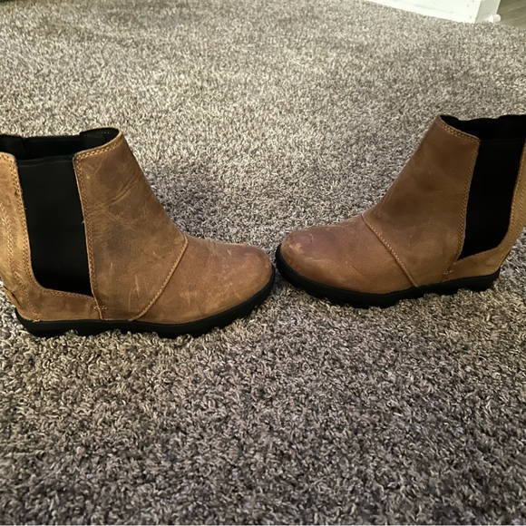 New Sorel Joan of Arctic Wedge II
Chelsea Boot color Elk size 7 - Picture 4 of 5